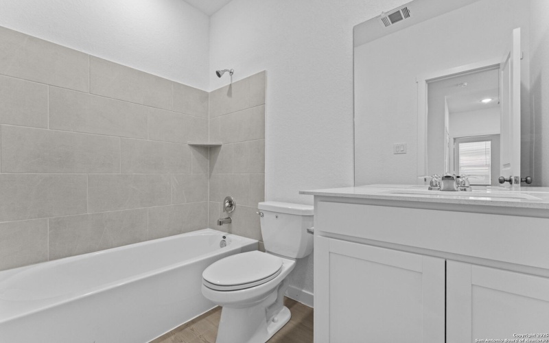 740 Horsetail Ln, New Braunfels, TX 78130, 4 Habitaciones Habitaciones , ,3 BañosBaños,Residential,En Venta,740 Horsetail Ln,0,1922745