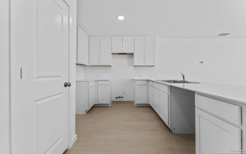 2218 Collins Aly, Converse, TX 78109, 3 Habitaciones Habitaciones , ,2 BañosBaños,Residential,En Venta,2218 Collins Aly,0,1922827