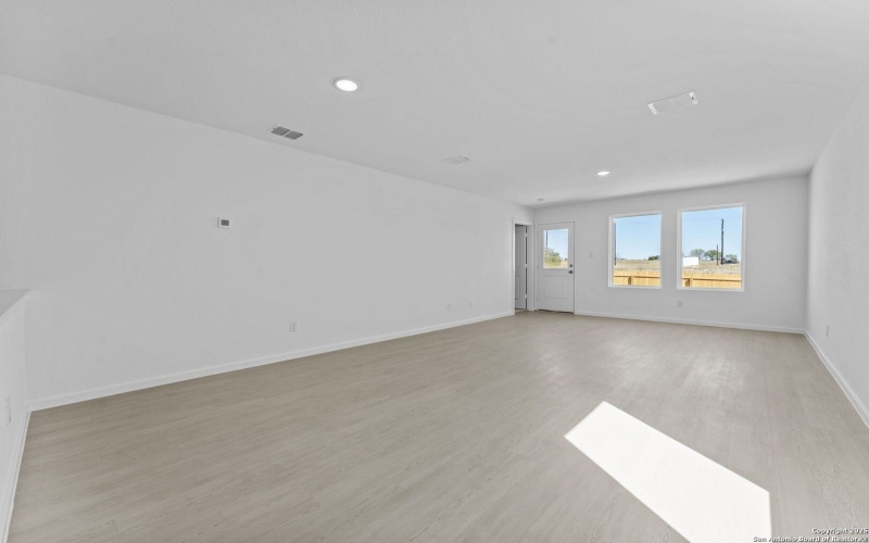 2218 Collins Aly, Converse, TX 78109, 3 Habitaciones Habitaciones , ,2 BañosBaños,Residential,En Venta,2218 Collins Aly,0,1922827