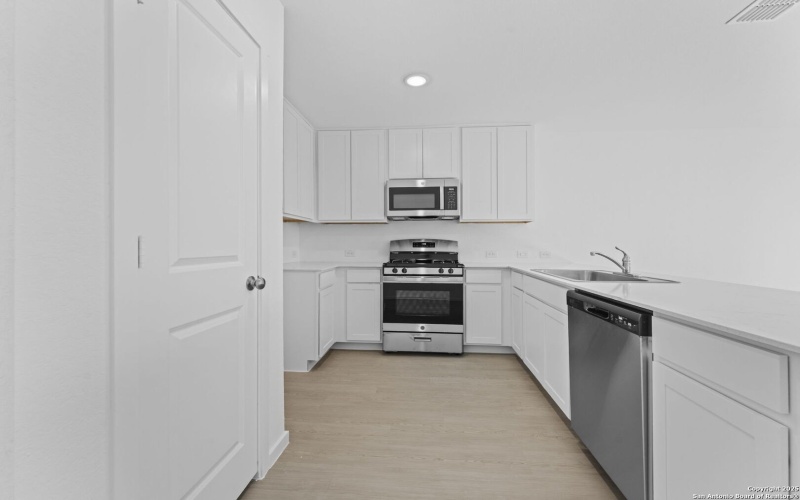 2210 Collins Aly, Converse, TX 78109, 4 Bedrooms Bedrooms, ,2 BathroomsBathrooms,Residential,For Sale,2210 Collins Aly,0,1926448