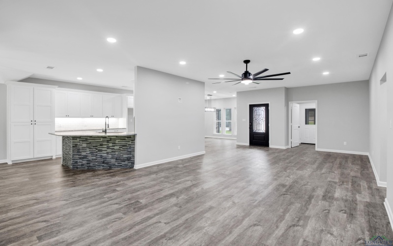 697 English Ln, Longview, TX 75605, 3 Bedrooms Bedrooms, ,2 BathroomsBathrooms,Residential,For Sale,697 English Ln,20246627