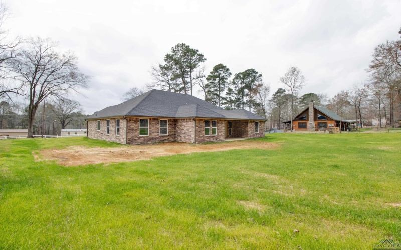 697 English Ln, Longview, TX 75605, 3 Bedrooms Bedrooms, ,2 BathroomsBathrooms,Residential,For Sale,697 English Ln,20246627