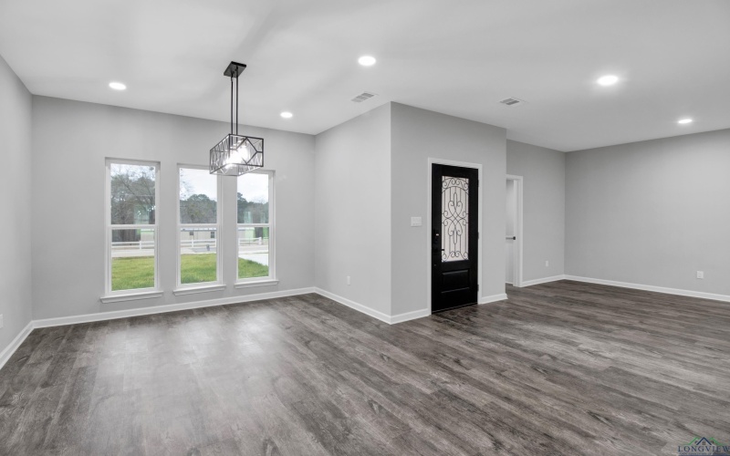 697 English Ln, Longview, TX 75605, 3 Bedrooms Bedrooms, ,2 BathroomsBathrooms,Residential,For Sale,697 English Ln,20246627