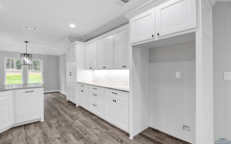 697 English Ln, Longview, TX 75605, 3 Bedrooms Bedrooms, ,2 BathroomsBathrooms,Residential,For Sale,697 English Ln,20246627