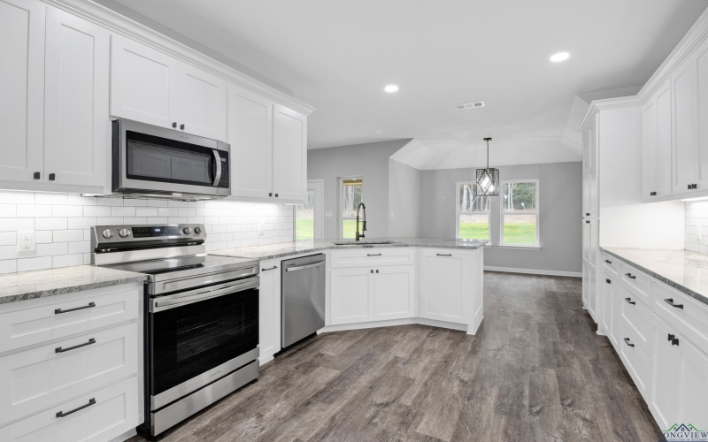 697 English Ln, Longview, TX 75605, 3 Bedrooms Bedrooms, ,2 BathroomsBathrooms,Residential,For Sale,697 English Ln,20246627