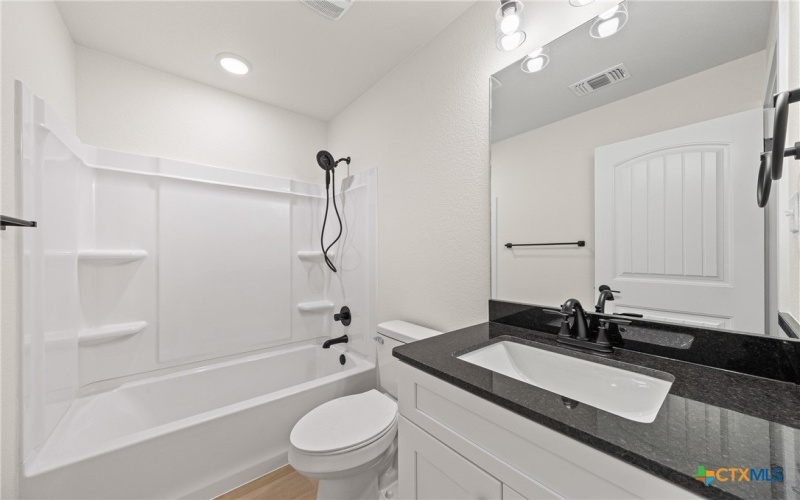 1204 S Martin Luther King Jr Lane unit: B #B, Temple, TX 76501, 3 Bedrooms Bedrooms, ,2 BathroomsBathrooms,Residential Multi Family,For Sale,1204 S Martin Luther King Jr Lane unit: B,0,599363