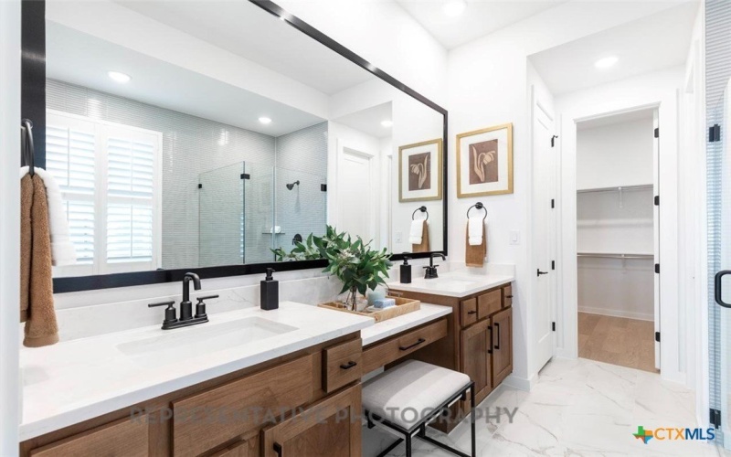 261 Menlo Bend, Liberty Hill, TX 78642, 5 Bedrooms Bedrooms, ,5 BathroomsBathrooms,Residential,For Sale,261 Menlo Bend,0,599311