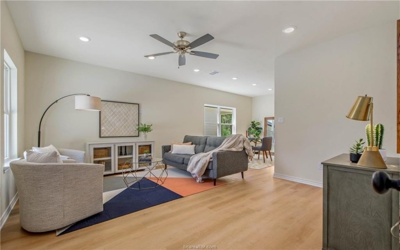 2006 Stevens Drive, Bryan, TX 77803, 3 Bedrooms Bedrooms, ,2 BathroomsBathrooms,Residential,For Sale,2006 Stevens Drive,0,25012705