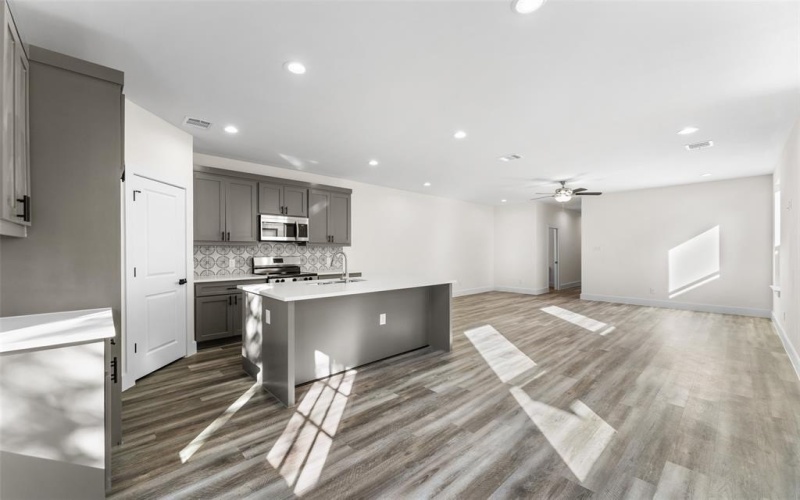 501 N Moore Street, Dallas, TX 75203, 3 Bedrooms Bedrooms, ,2 BathroomsBathrooms,Residential,For Sale,501 N Moore Street,0,21120606