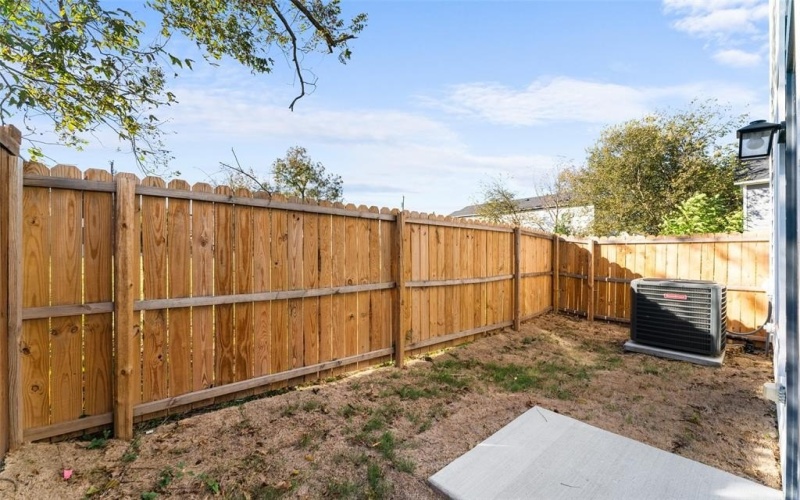 501 N Moore Street, Dallas, TX 75203, 3 Bedrooms Bedrooms, ,2 BathroomsBathrooms,Residential,For Sale,501 N Moore Street,0,21120606