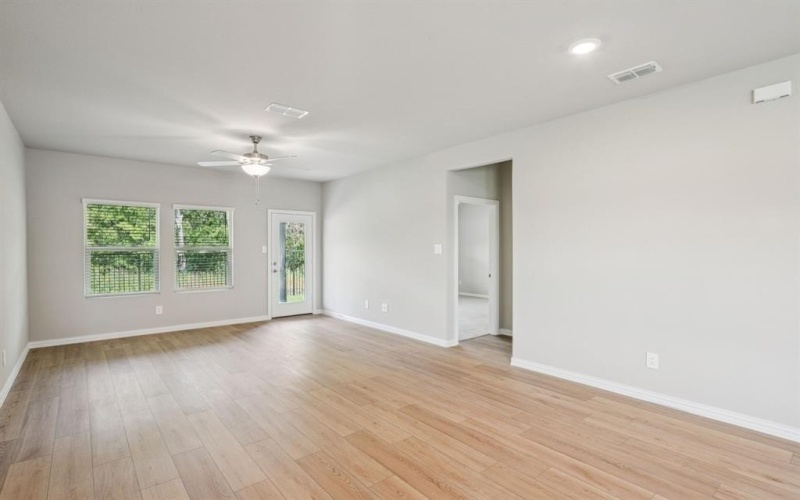 811 Leavenworth Drive, Princeton, TX 75071, 3 Habitaciones Habitaciones , ,2 BañosBaños,Residential,En Venta,811 Leavenworth Drive,0,21120916