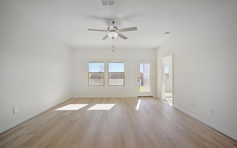 809 Leavenworth Drive, Princeton, TX 75071, 3 Bedrooms Bedrooms, ,2 BathroomsBathrooms,Residential,For Sale,809 Leavenworth Drive,0,21120919