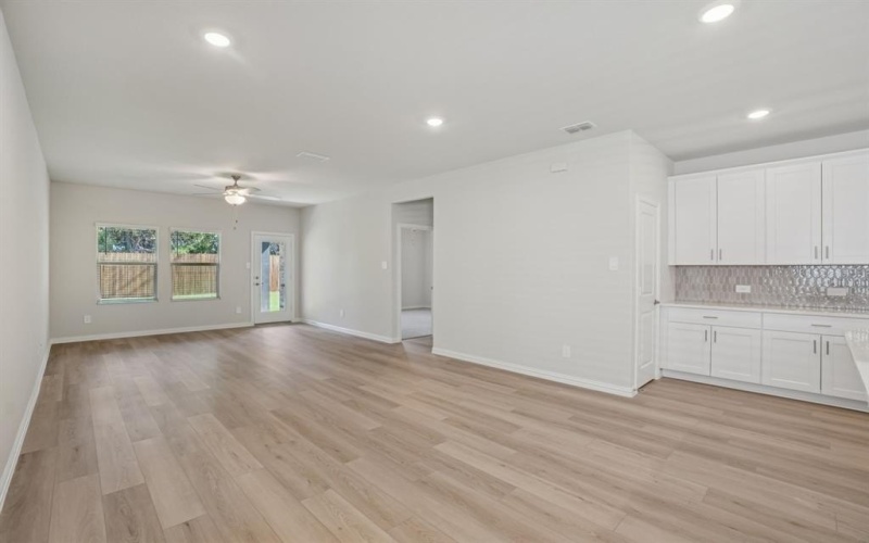 805 Leavenworth Drive, Princeton, TX 75071, 3 Habitaciones Habitaciones , ,2 BañosBaños,Residential,En Venta,805 Leavenworth Drive,0,21120922