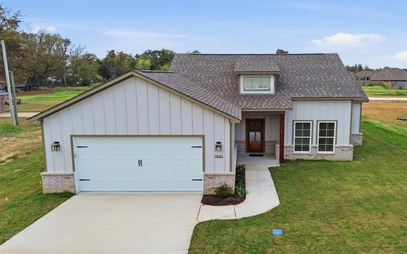 1941 Rossie Lee Drive, Bossier City, LA 71112, 3 Bedrooms Bedrooms, ,2 BathroomsBathrooms,Residential,For Sale,1941 Rossie Lee Drive,0,21122371