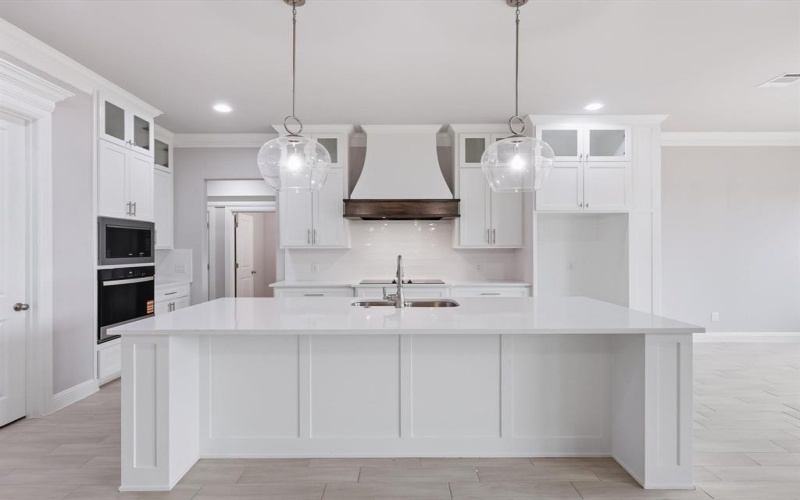 2005 Middlewood Circle, Granbury, TX 76049, 5 Bedrooms Bedrooms, ,2 BathroomsBathrooms,Residential,For Sale,2005 Middlewood Circle,0,21124062