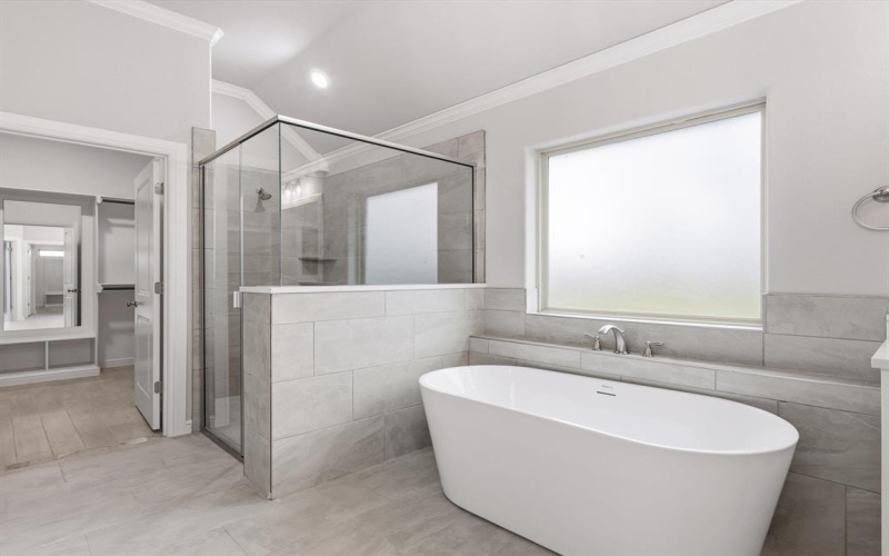 2005 Middlewood Circle, Granbury, TX 76049, 5 Bedrooms Bedrooms, ,2 BathroomsBathrooms,Residential,For Sale,2005 Middlewood Circle,0,21124062