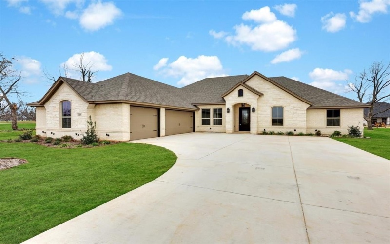 2005 Middlewood Circle, Granbury, TX 76049, 5 Bedrooms Bedrooms, ,2 BathroomsBathrooms,Residential,For Sale,2005 Middlewood Circle,0,21124062