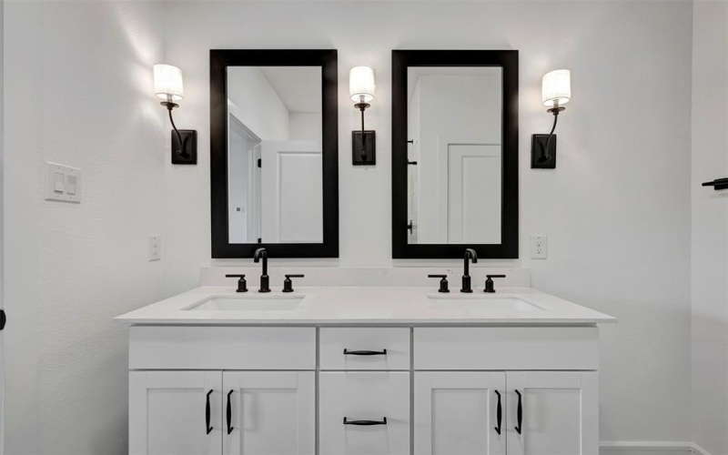 524 Brookside Drive, Van Alstyne, TX 75495, 4 Bedrooms Bedrooms, ,2 BathroomsBathrooms,Residential,For Sale,524 Brookside Drive,0,21127030