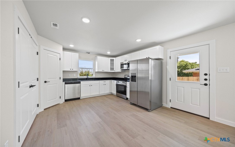 602 S 18th Street unit: B #B, Temple, TX 76501, 3 Bedrooms Bedrooms, ,2 BathroomsBathrooms,Residential Multi Family,For Sale,602 S 18th Street unit: B,0,599368