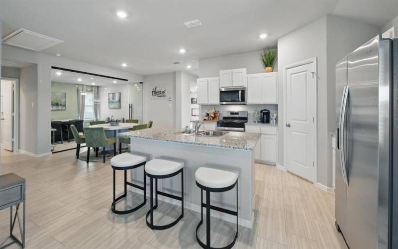 5404 ROLLINS Drive, Denton, TX 76249, 5 Habitaciones Habitaciones , ,3 BañosBaños,Residential,En Venta,5404 ROLLINS Drive,0,21125601