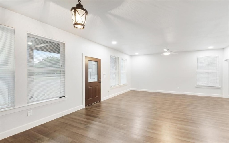 425 La Prada, Malakoff, TX 75148, 3 Bedrooms Bedrooms, ,2 BathroomsBathrooms,Residential,For Sale,425 La Prada,0,21125631