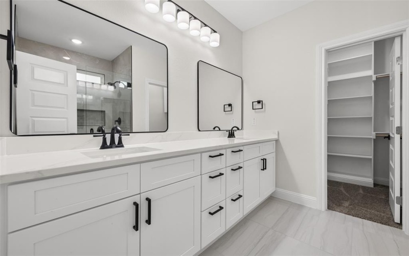 1505 Up The Grove Street, Greenville, TX 75401, 4 Bedrooms Bedrooms, ,2 BathroomsBathrooms,Residential,For Sale,1505 Up The Grove Street,0,21126345