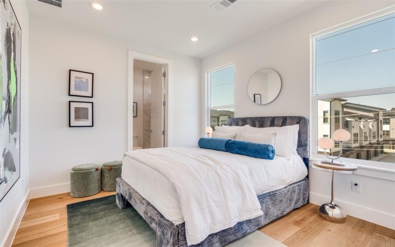 3940 Spring Valley Road #3, Farmers Branch, TX 75001, 2 Habitaciones Habitaciones , ,2 BañosBaños,Residential,En Venta,3940 Spring Valley Road,0,21126475