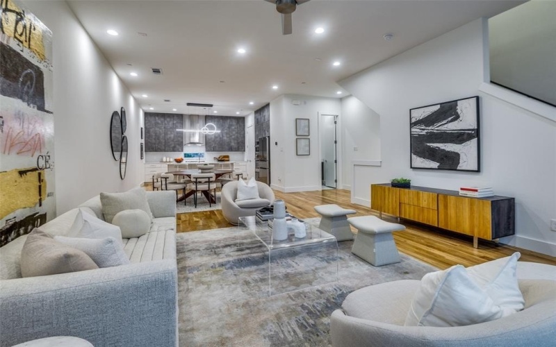 14911 Reserve Circle, Addison, TX 75001, 3 Habitaciones Habitaciones , ,3 BañosBaños,Residential,En Venta,14911 Reserve Circle,0,21126488