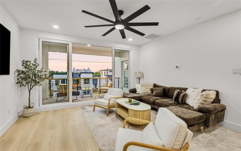 1312 Compton Street, Dallas, TX 75203, 4 Habitaciones Habitaciones , ,2 BañosBaños,Residential,En Venta,1312 Compton Street,0,21126746