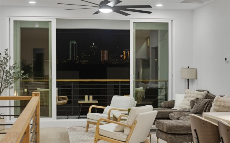 1312 Compton Street, Dallas, TX 75203, 4 Habitaciones Habitaciones , ,2 BañosBaños,Residential,En Venta,1312 Compton Street,0,21126746