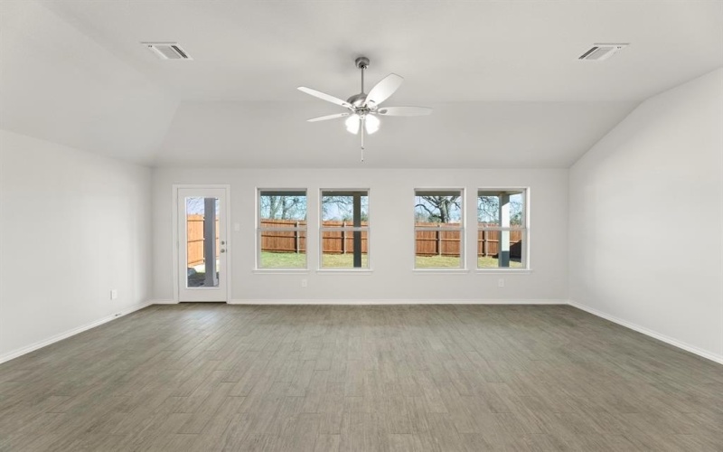 7816 Kingfisher Road, Aubrey, TX 76227, 3 Bedrooms Bedrooms, ,2 BathroomsBathrooms,Residential,For Sale,7816 Kingfisher Road,0,21126817