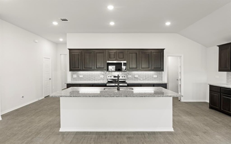 7816 Kingfisher Road, Aubrey, TX 76227, 3 Bedrooms Bedrooms, ,2 BathroomsBathrooms,Residential,For Sale,7816 Kingfisher Road,0,21126817