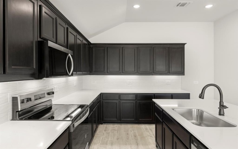 7704 Kingfisher Road, Aubrey, TX 76227, 3 Bedrooms Bedrooms, ,2 BathroomsBathrooms,Residential,For Sale,7704 Kingfisher Road,0,21126900