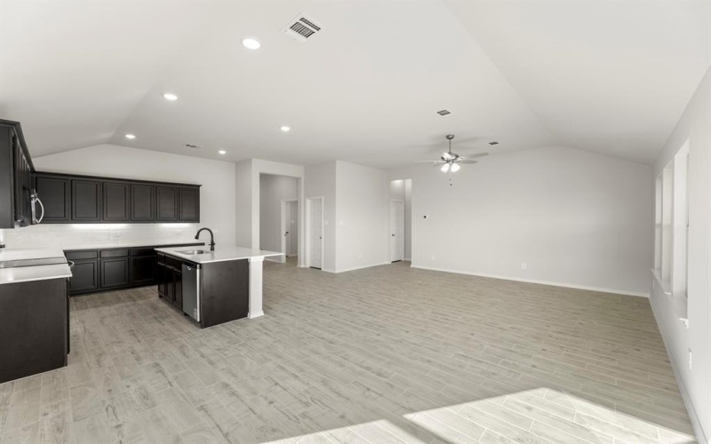 7704 Kingfisher Road, Aubrey, TX 76227, 3 Bedrooms Bedrooms, ,2 BathroomsBathrooms,Residential,For Sale,7704 Kingfisher Road,0,21126900