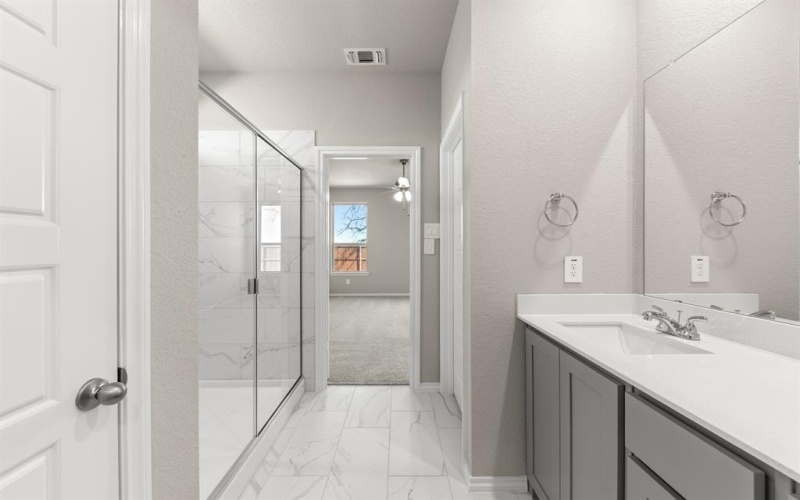 8224 Kingfisher Road, Aubrey, TX 76227, 3 Habitaciones Habitaciones , ,2 BañosBaños,Residential,En Venta,8224 Kingfisher Road,0,21126915