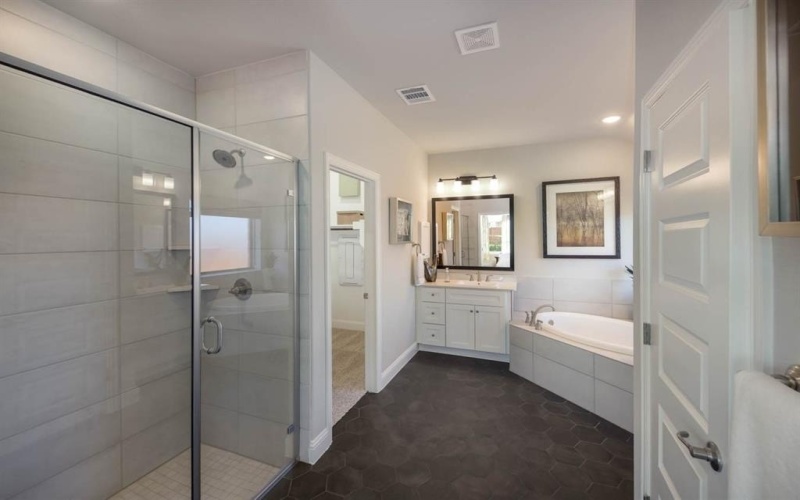 636 Red Maple Road, Waxahachie, TX 75165, 4 Bedrooms Bedrooms, ,3 BathroomsBathrooms,Residential,For Sale,636 Red Maple Road,0,21126967