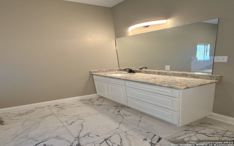 7802 Clearwater Blvd, Selma, TX 78154, 5 Bedrooms Bedrooms, ,5 BathroomsBathrooms,Residential,For Sale,7802 Clearwater Blvd,0,1850734