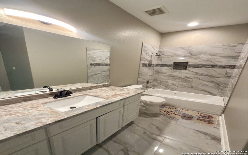 7802 Clearwater Blvd, Selma, TX 78154, 5 Bedrooms Bedrooms, ,5 BathroomsBathrooms,Residential,For Sale,7802 Clearwater Blvd,0,1850734