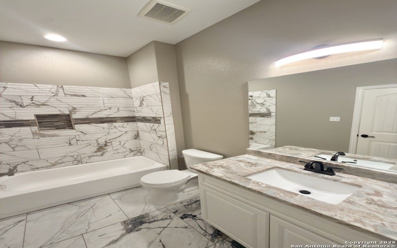 7802 Clearwater Blvd, Selma, TX 78154, 5 Bedrooms Bedrooms, ,5 BathroomsBathrooms,Residential,For Sale,7802 Clearwater Blvd,0,1850734