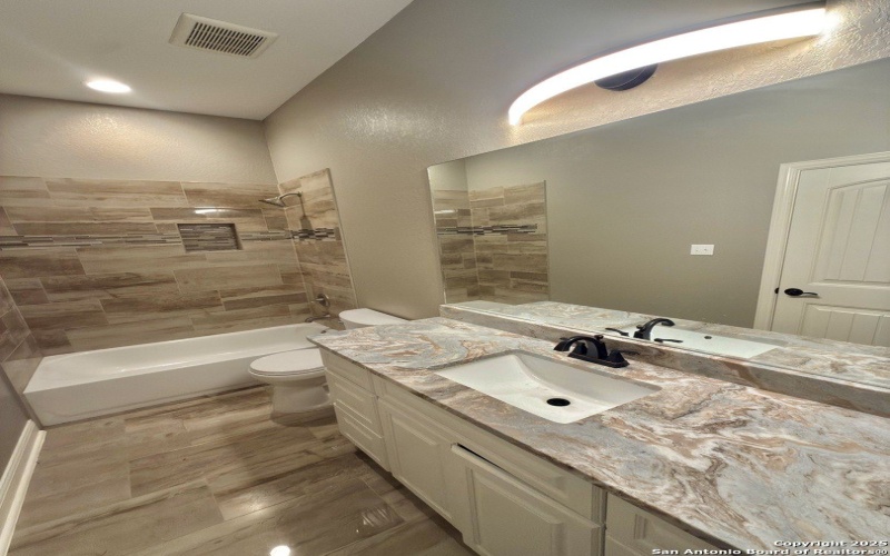 7802 Clearwater Blvd, Selma, TX 78154, 5 Bedrooms Bedrooms, ,5 BathroomsBathrooms,Residential,For Sale,7802 Clearwater Blvd,0,1850734