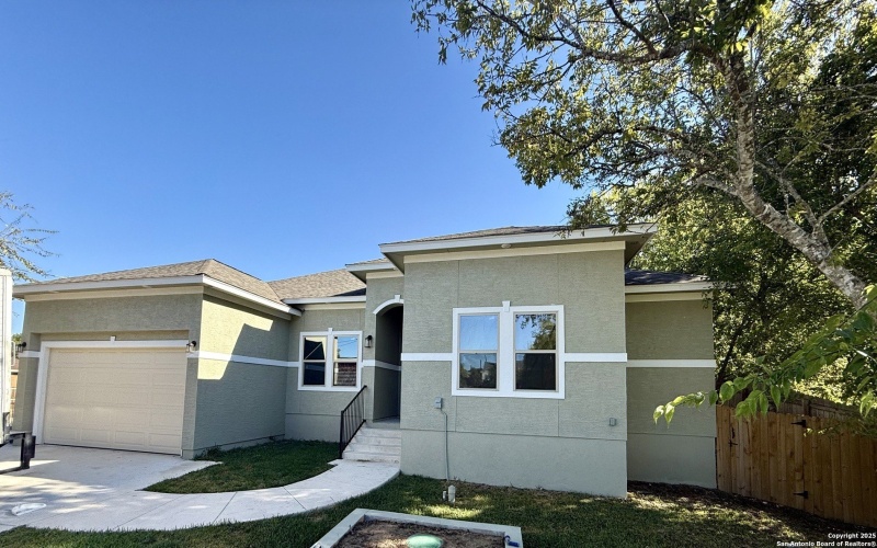 7802 Clearwater Blvd, Selma, TX 78154, 5 Bedrooms Bedrooms, ,5 BathroomsBathrooms,Residential,For Sale,7802 Clearwater Blvd,0,1850734