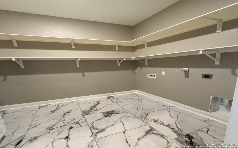 7802 Clearwater Blvd, Selma, TX 78154, 5 Bedrooms Bedrooms, ,5 BathroomsBathrooms,Residential,For Sale,7802 Clearwater Blvd,0,1850734