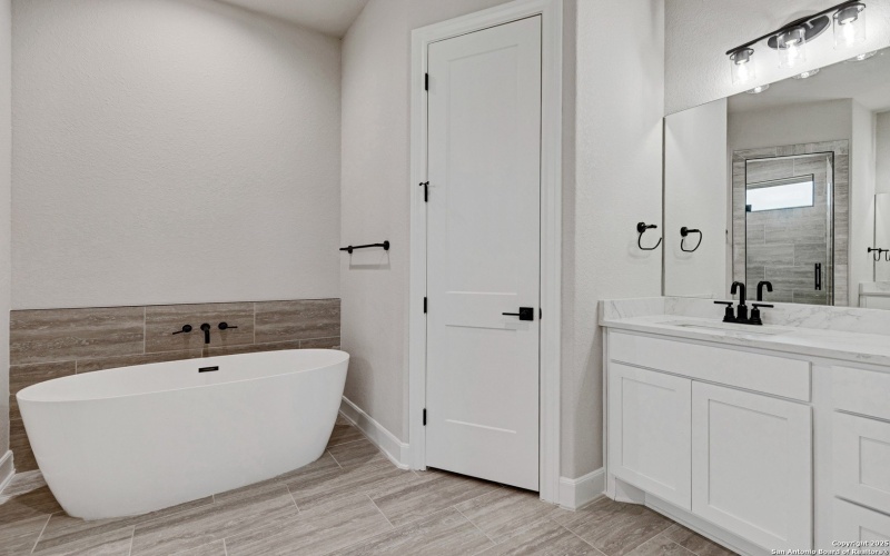 173 Pine Valley Dr, La Vernia, TX 78121, 4 Bedrooms Bedrooms, ,2 BathroomsBathrooms,Residential,For Sale,173 Pine Valley Dr,0,1893268