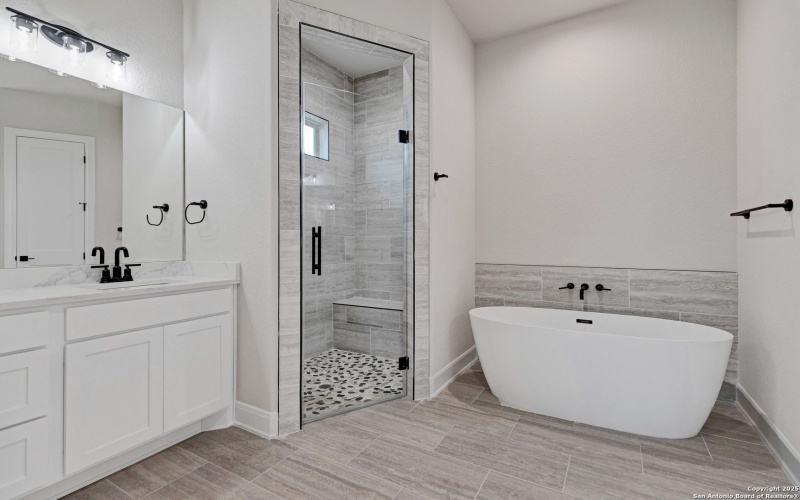 173 Pine Valley Dr, La Vernia, TX 78121, 4 Bedrooms Bedrooms, ,2 BathroomsBathrooms,Residential,For Sale,173 Pine Valley Dr,0,1893268