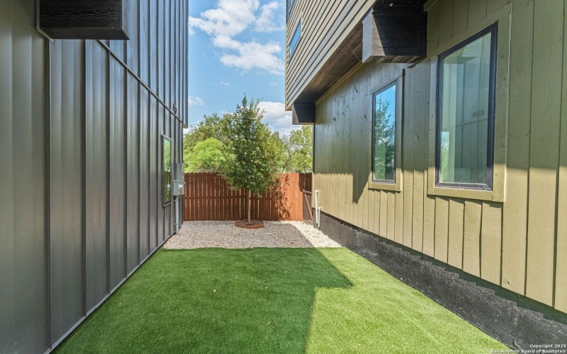 108 Vine St unit: 103 #103, San Antonio, TX 78210, 2 Bedrooms Bedrooms, ,2 BathroomsBathrooms,Residential,For Sale,108 Vine St unit: 103,0,1910936