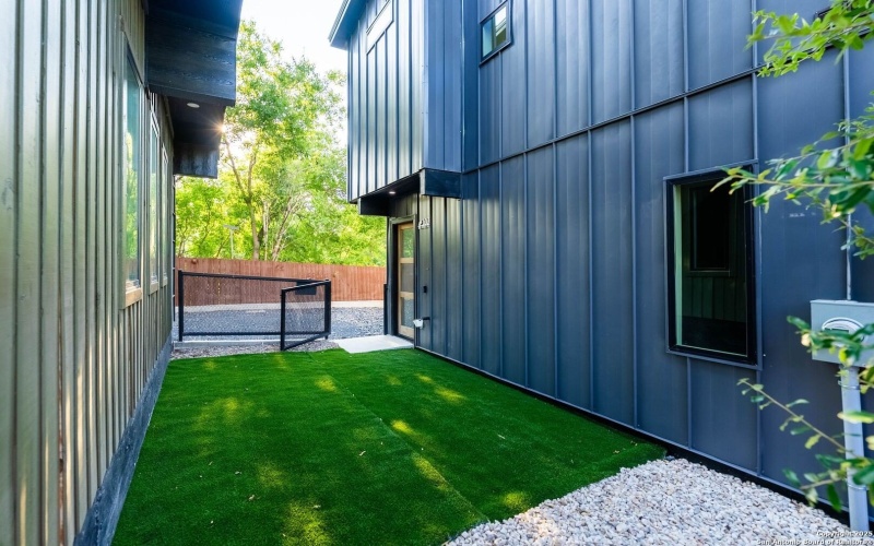 108 Vine St unit: 103 #103, San Antonio, TX 78210, 2 Bedrooms Bedrooms, ,2 BathroomsBathrooms,Residential,For Sale,108 Vine St unit: 103,0,1910936