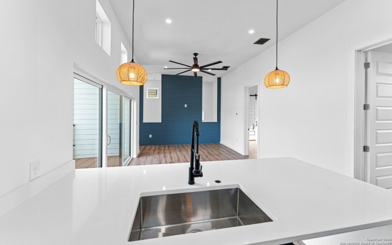 108 Vine St unit: 103 #103, San Antonio, TX 78210, 2 Bedrooms Bedrooms, ,2 BathroomsBathrooms,Residential,For Sale,108 Vine St unit: 103,0,1910936