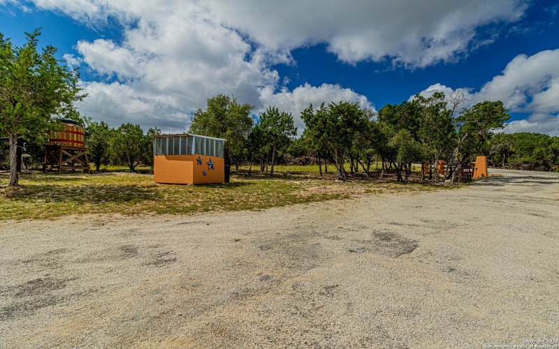 182 country point, Lakehills, TX 78063, 3 Bedrooms Bedrooms, ,2 BathroomsBathrooms,Residential,For Sale,182 country point,0,1911822