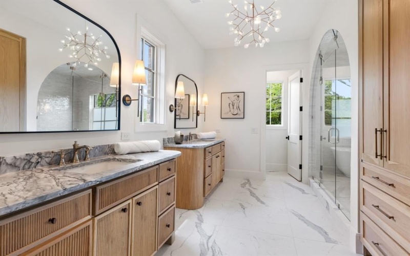 1801 Loving Avenue, Dallas, TX 75214, 5 Bedrooms Bedrooms, ,5 BathroomsBathrooms,Residential,For Sale,1801 Loving Avenue,0,21125531