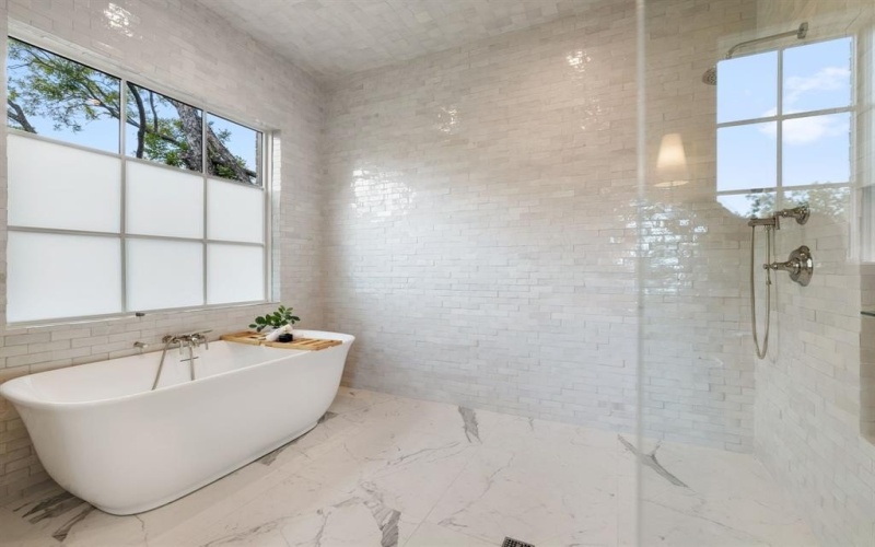 1801 Loving Avenue, Dallas, TX 75214, 5 Bedrooms Bedrooms, ,5 BathroomsBathrooms,Residential,For Sale,1801 Loving Avenue,0,21125531